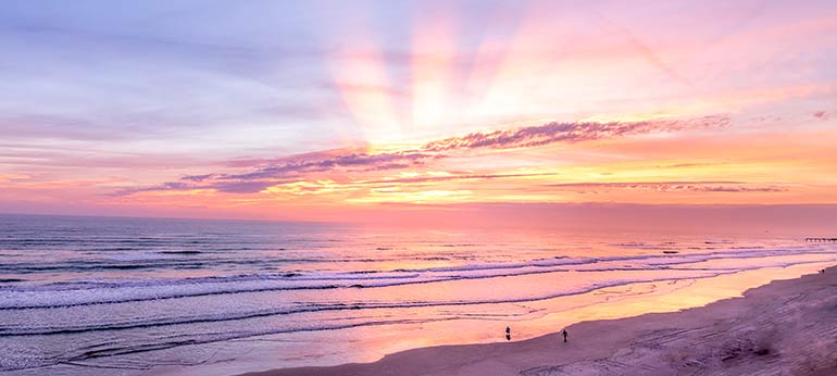picture fo Daytona Beach sunrise over the ocean